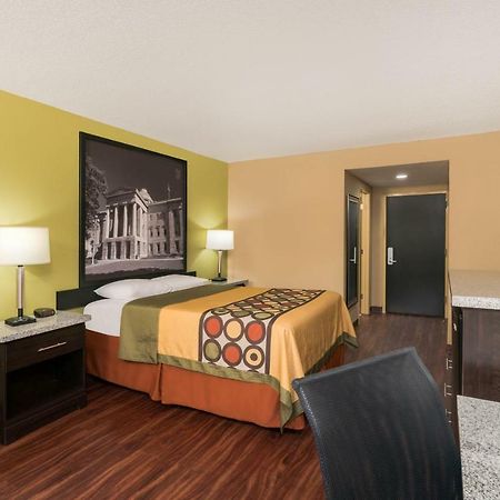Super 8 By Wyndham Raleigh North East Hotel Eksteriør billede