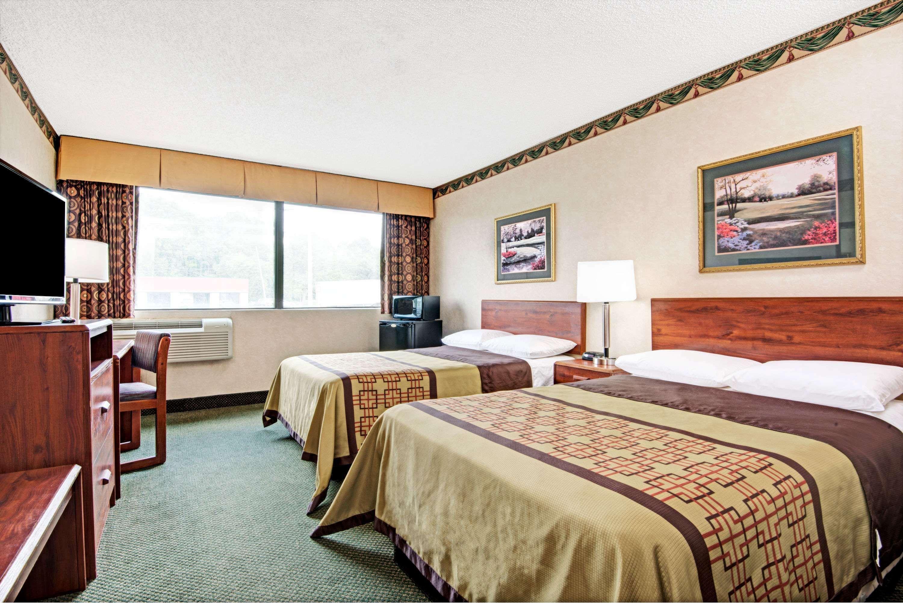Super 8 By Wyndham Raleigh North East Hotel Eksteriør billede
