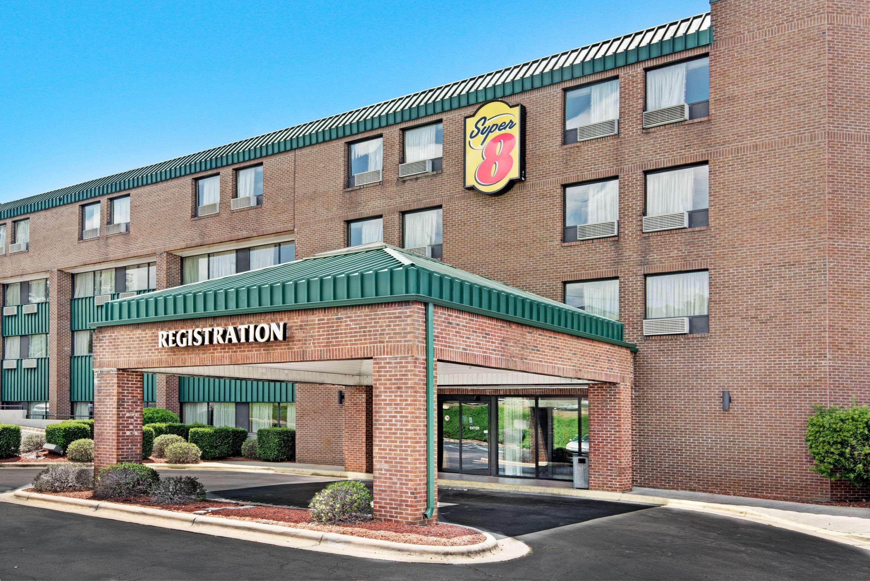 Super 8 By Wyndham Raleigh North East Hotel Eksteriør billede