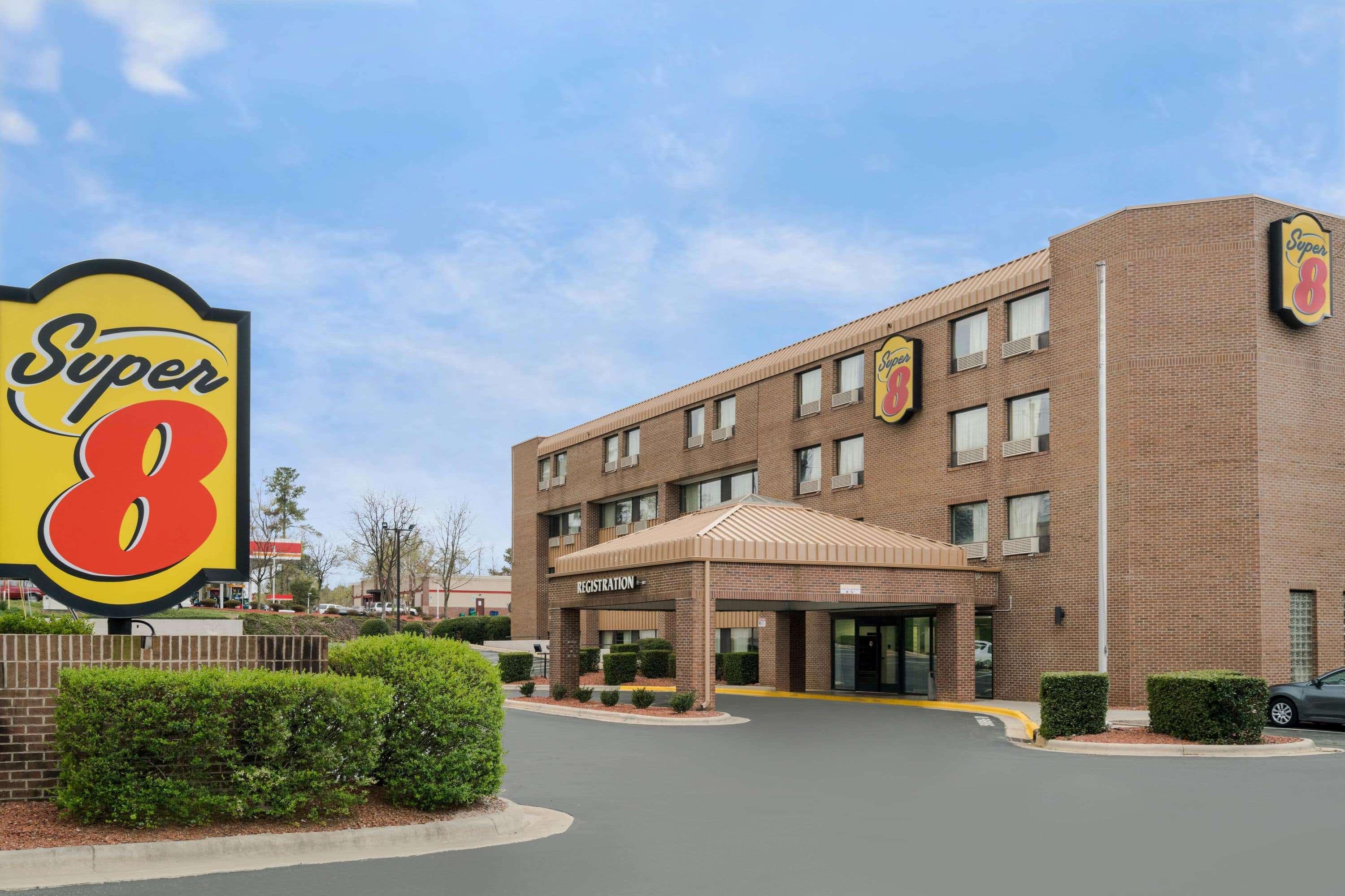 Super 8 By Wyndham Raleigh North East Hotel Eksteriør billede